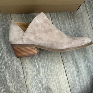NWT lucky band shoes